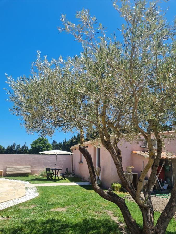 Tylyan Villa Le Thor Exterior photo