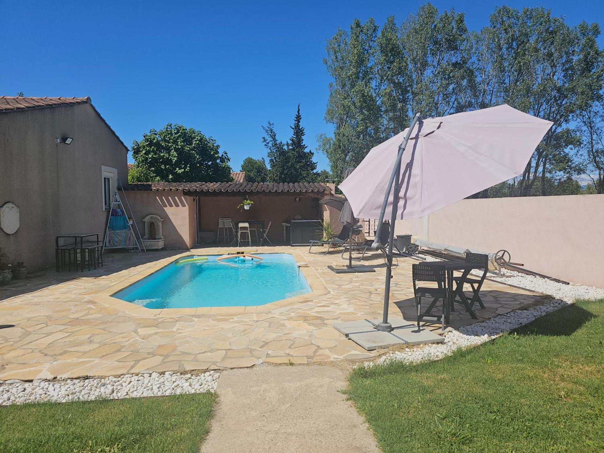 Tylyan Villa Le Thor Exterior photo